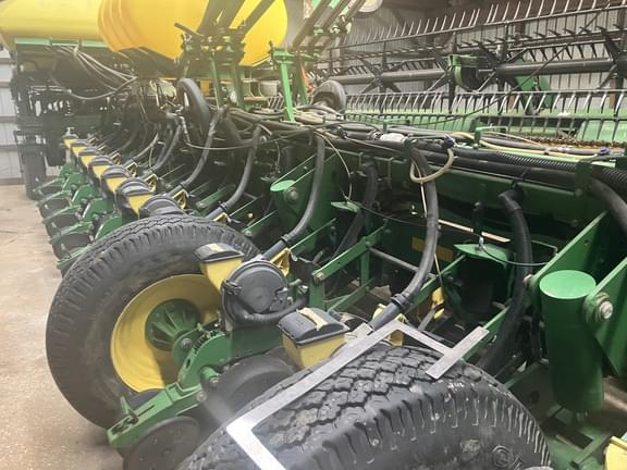 Image of John Deere 1770 Primary image