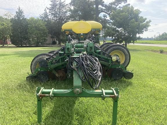 Image of John Deere 1770 equipment image 3