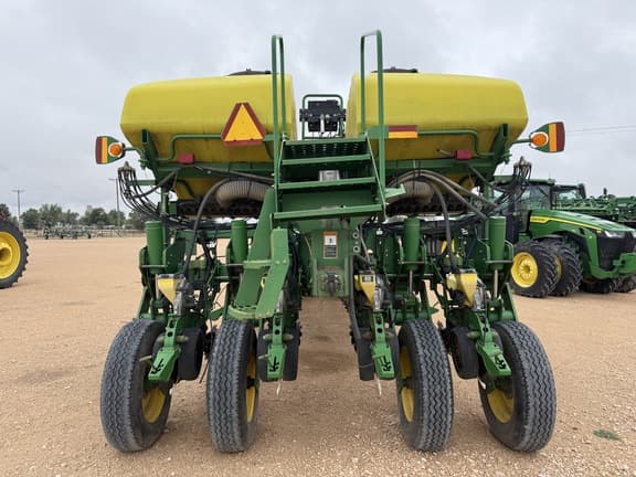 Image of John Deere 1770 equipment image 3