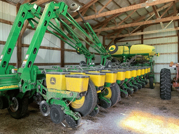 Main image John Deere 1770