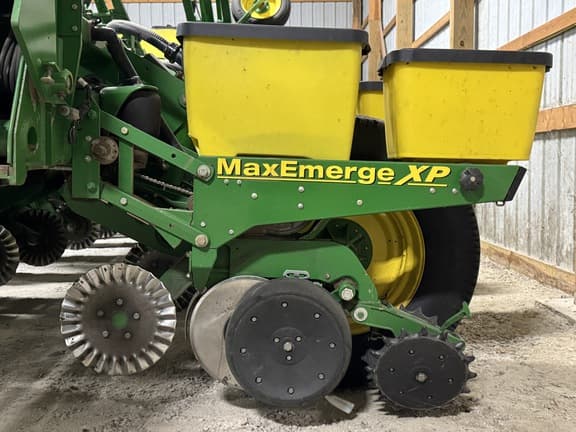 Image of John Deere 1770 equipment image 3