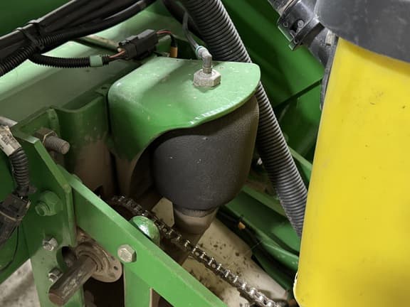Image of John Deere 1770 equipment image 4