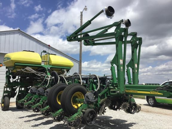 Image of John Deere 1770 equipment image 3