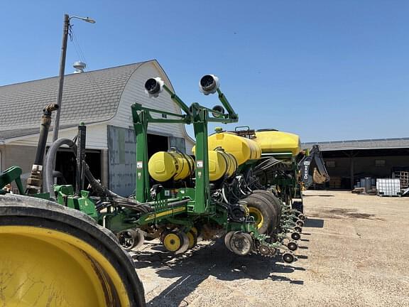 Image of John Deere 1770 equipment image 4