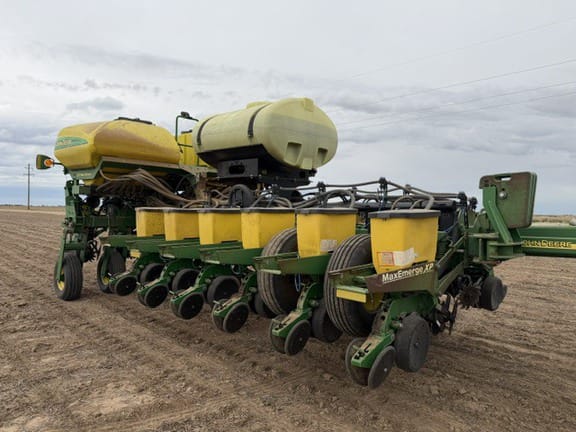 2009 John Deere 1770 Equipment Image0
