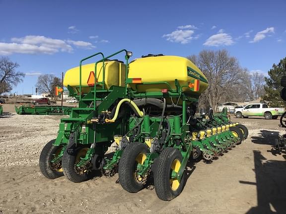 Image of John Deere 1770 equipment image 2