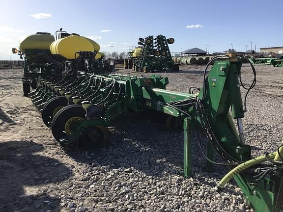 Image of John Deere 1770 equipment image 2