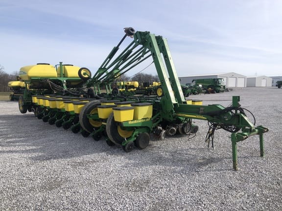 Main image John Deere 1770