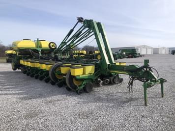 Main image John Deere 1770