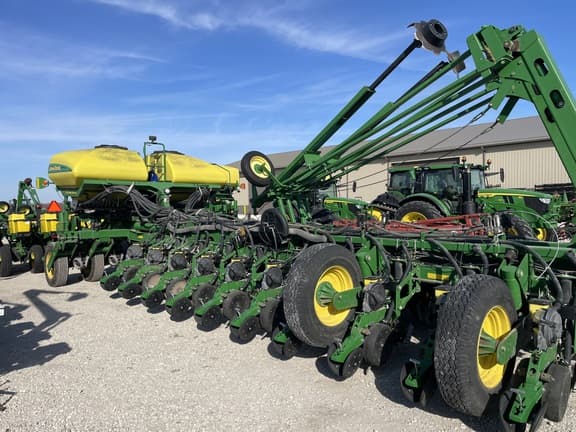 Image of John Deere 1770 equipment image 4