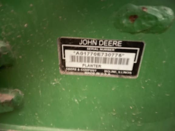 2009 John Deere 1770 Equipment Image0