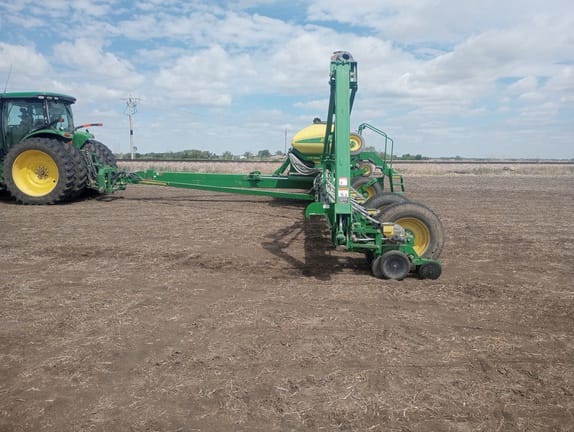 2009 John Deere 1770 Equipment Image0