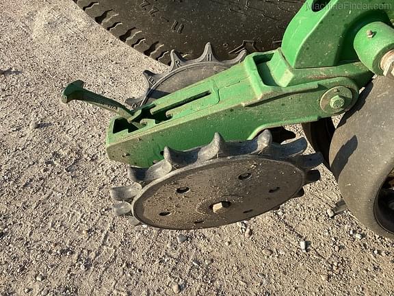 Image of John Deere 1770 equipment image 4