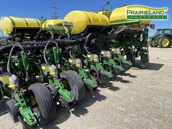 Image of John Deere 1770 Primary image