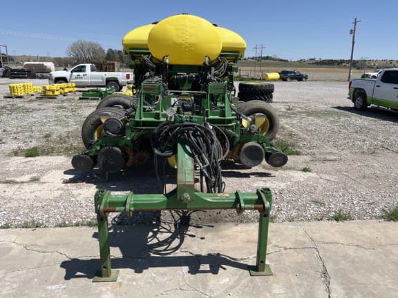Image of John Deere 1770 equipment image 1
