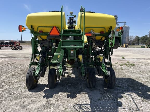 Image of John Deere 1770 equipment image 4