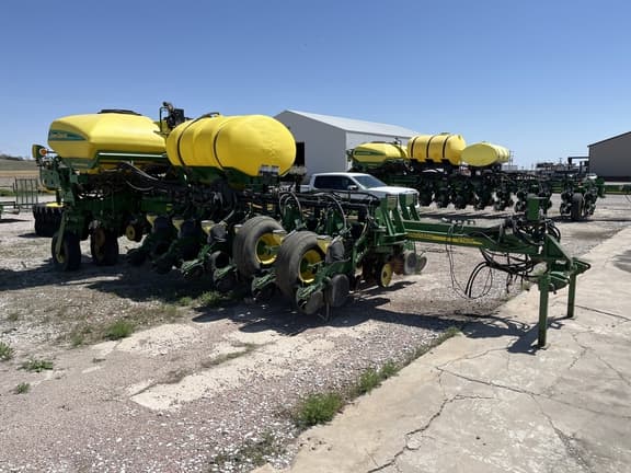 Image of John Deere 1770 equipment image 2