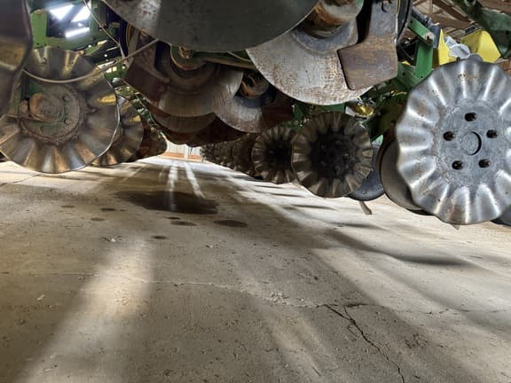 Image of John Deere 1770 equipment image 4