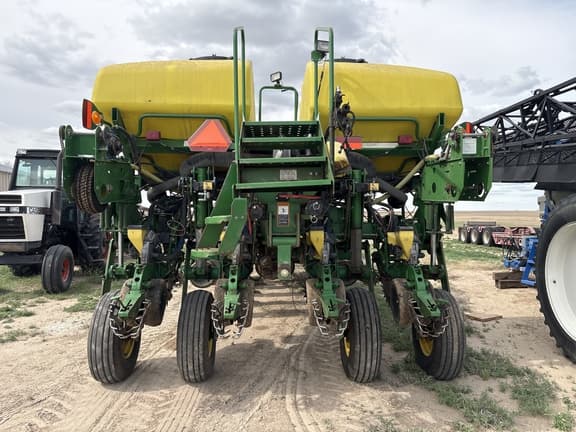 Image of John Deere 1770 equipment image 4