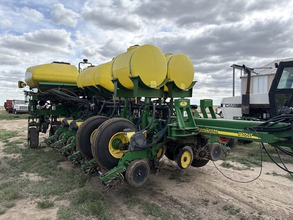 2009 John Deere 1770 Equipment Image0