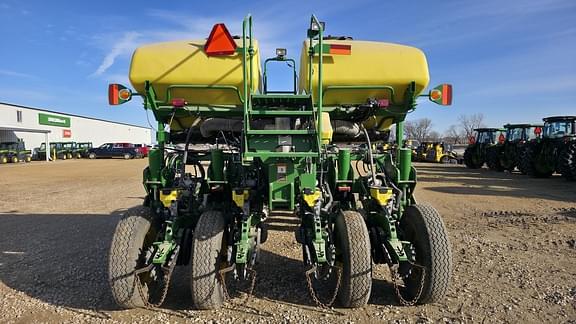 Image of John Deere 1770 equipment image 3