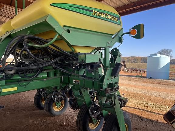 Image of John Deere 1770 equipment image 2