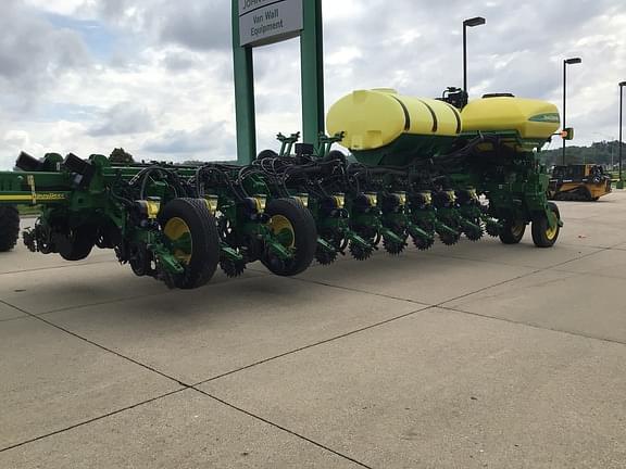 Image of John Deere 1770 Primary image