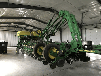Main image John Deere 1770