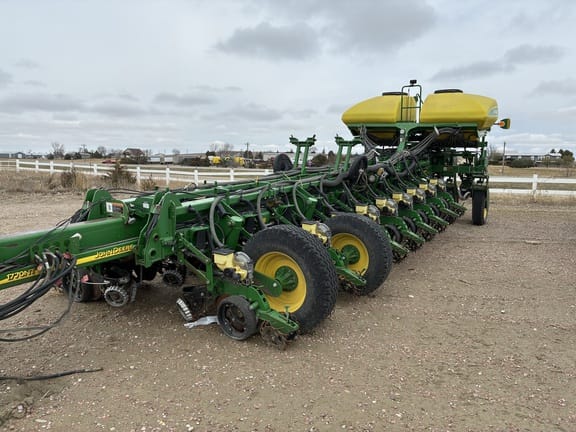 2009 John Deere 1770 Equipment Image0