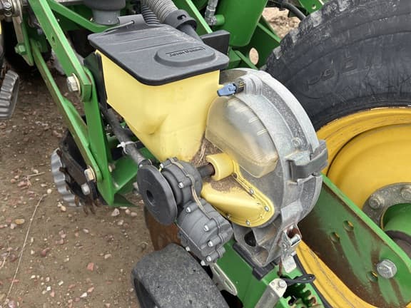 Image of John Deere 1770 equipment image 4