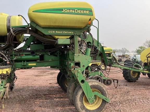 Image of John Deere 1770 equipment image 3