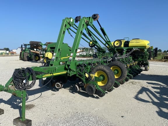 Main image John Deere 1770