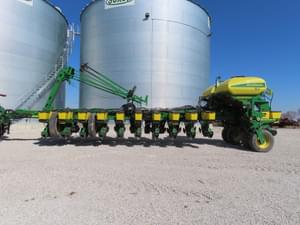 2009 John Deere 1770 Image