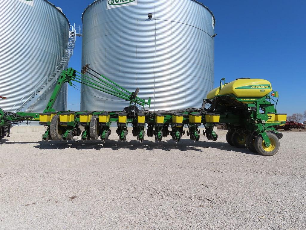 Image of John Deere 1770 Primary image
