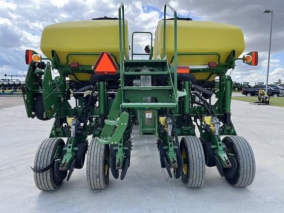 Image of John Deere 1770 equipment image 4