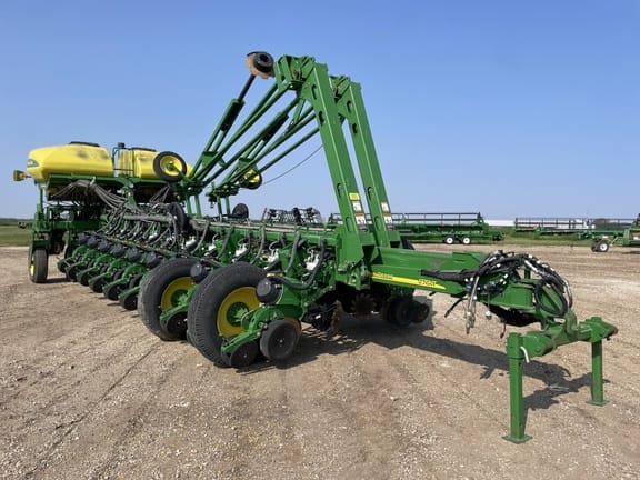 Main image John Deere 1770