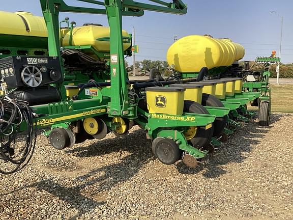 Image of John Deere 1770 equipment image 2