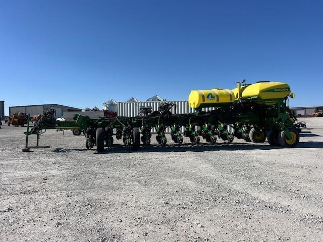 Image of John Deere 1770 equipment image 2