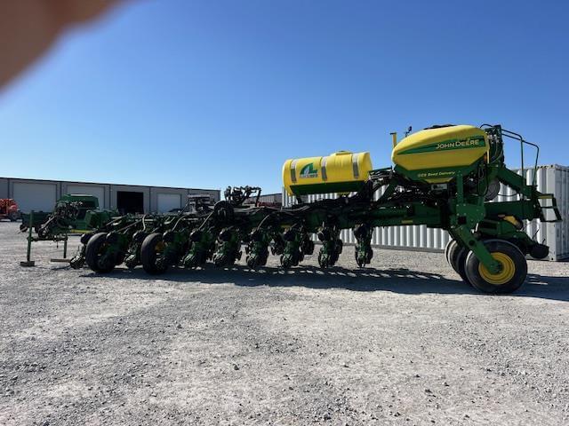 Image of John Deere 1770 equipment image 3