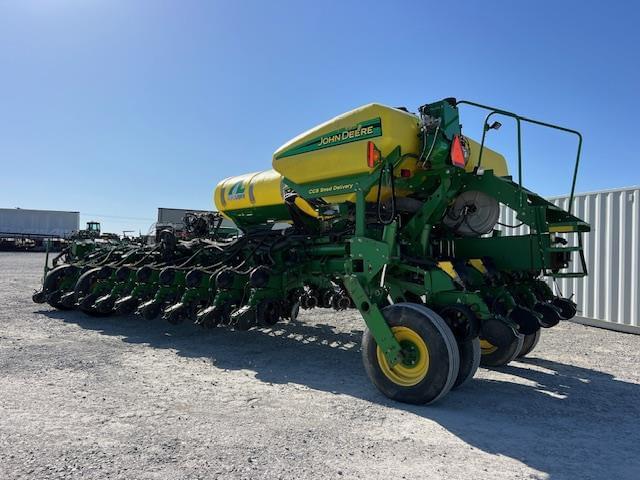 Image of John Deere 1770 equipment image 4