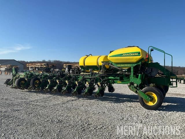 Image of John Deere 1770 equipment image 2