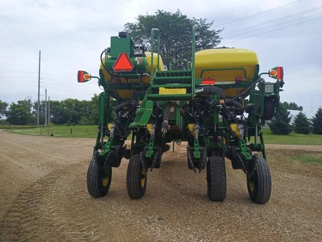 Image of John Deere 1770 equipment image 4