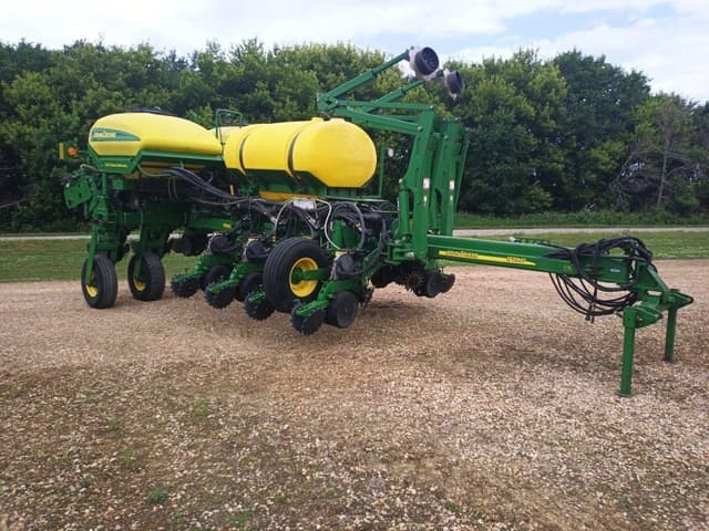 Image of John Deere 1770 equipment image 2