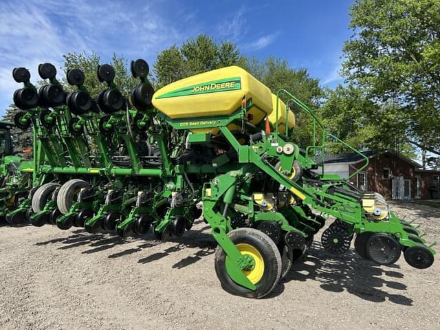 Image of John Deere 1790 equipment image 4