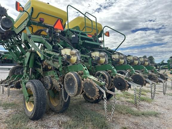 Image of John Deere 1790 equipment image 4