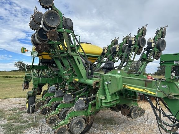 2009 John Deere 1790 Equipment Image0