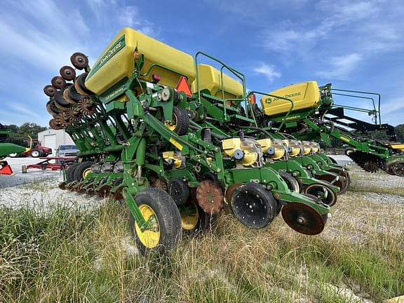 Image of John Deere 1790 equipment image 4