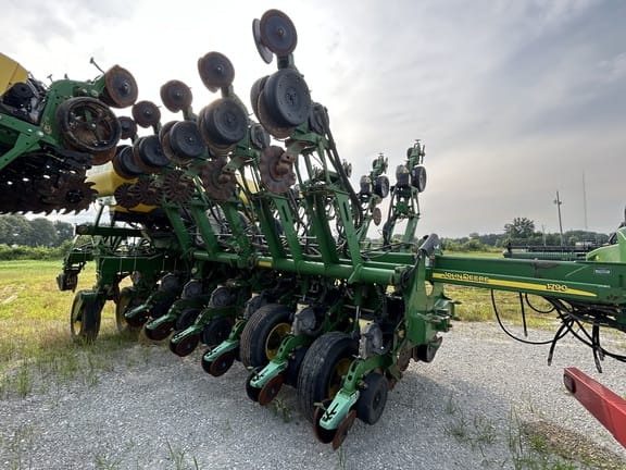2009 John Deere 1790 Equipment Image0