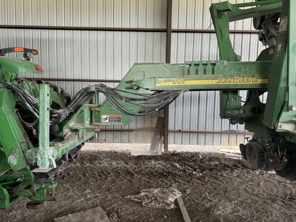 Image of John Deere 1790 equipment image 3