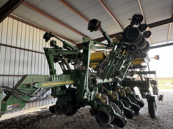 Image of John Deere 1790 equipment image 4